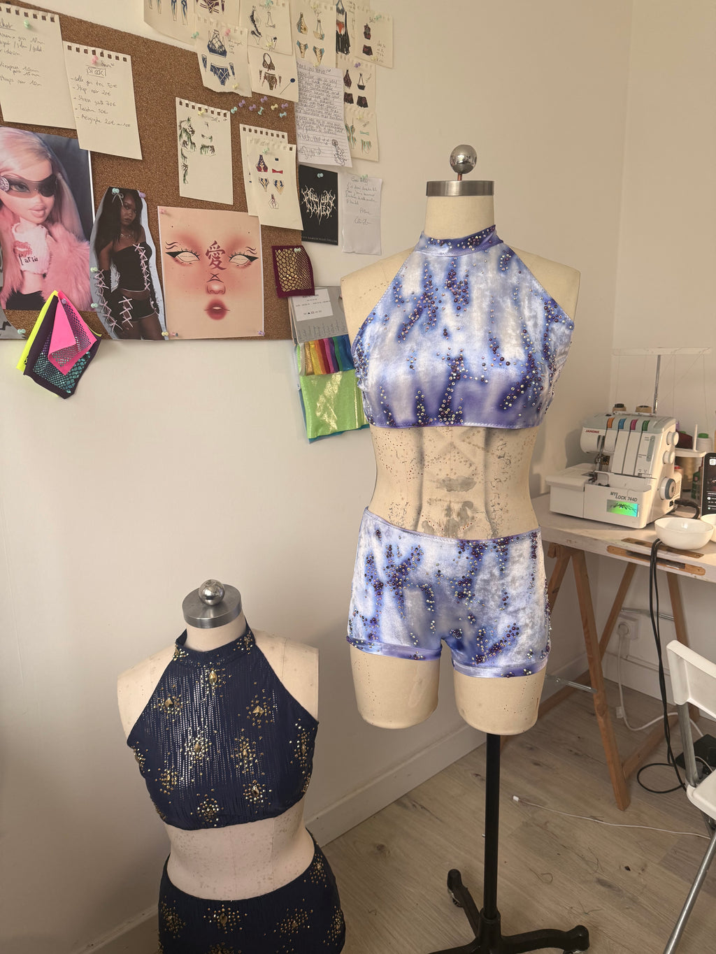 IPSF SET rhinestones